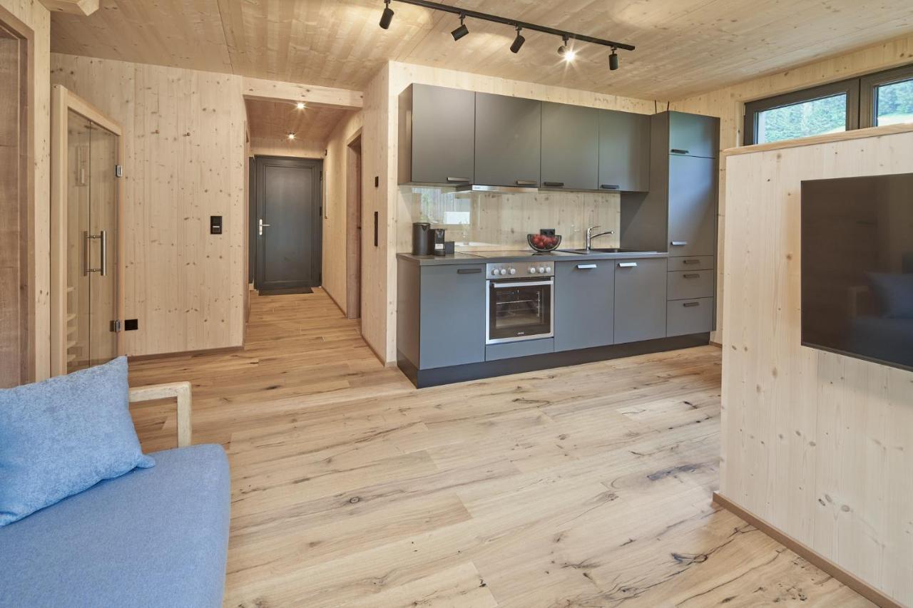 Black Forest Lodges - Gehobene Ferienwohnungen Mit Privatsaunas Tulfes Exterior photo