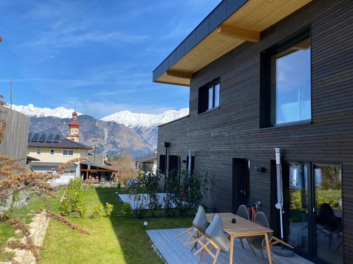 Black Forest Lodges - Gehobene Ferienwohnungen Mit Privatsaunas Tulfes Exterior photo